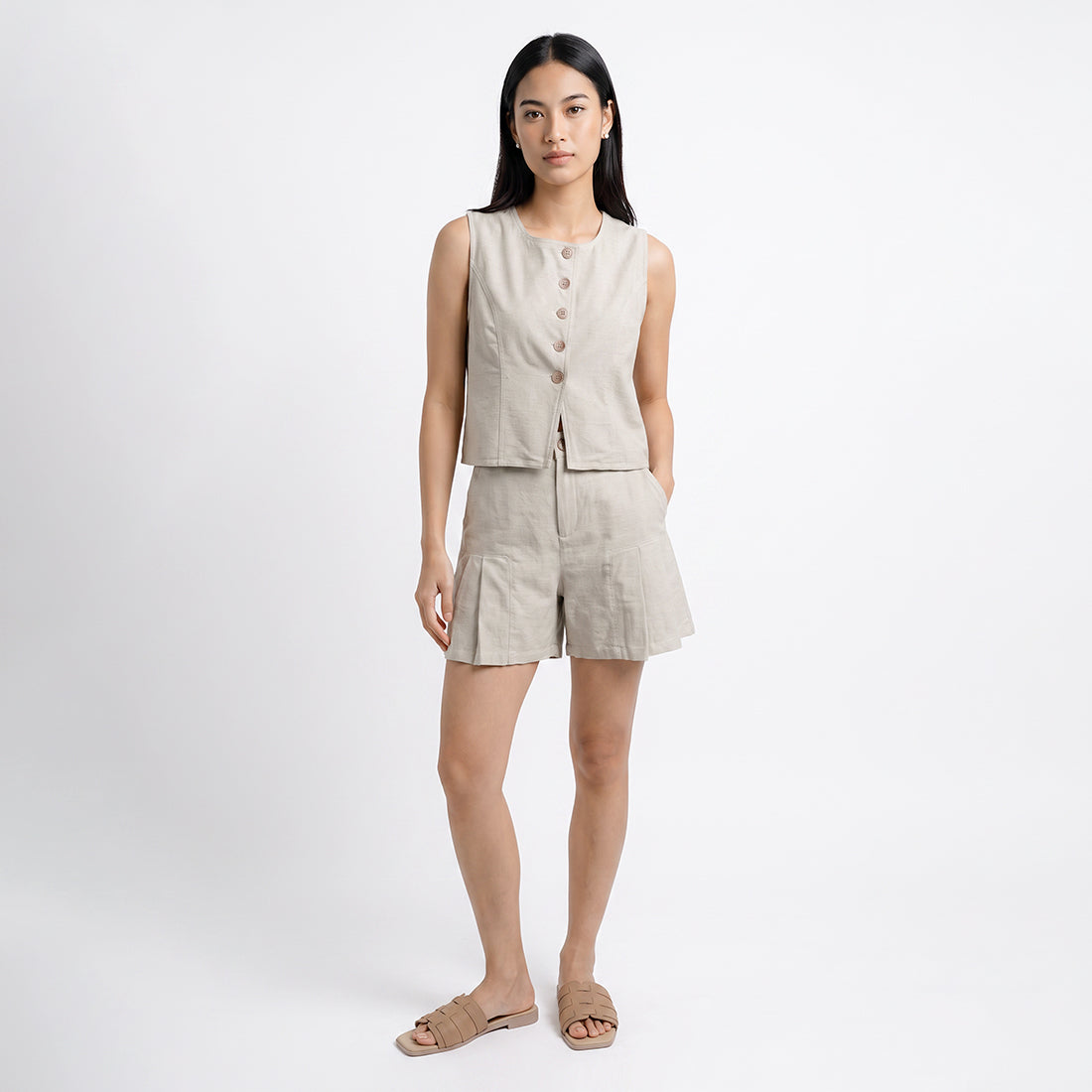 Trisel Casual Celana Pendek Wanita Pleated High Waist | Relaxed Fit | TP4001303