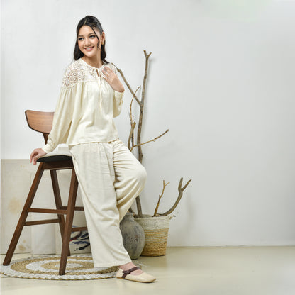 Triset Casual Blouse Wanita Lengan Panjang Lace Transparan | Reguler Fit | TR3105390