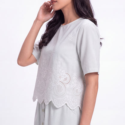 Triset Casual Blouse Wanita Scallop Embroidery Lengan Pendek | Boxy Fit | TR5053531