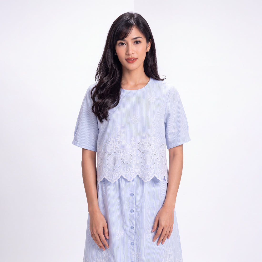 Triset Casual Blouse Wanita Scallop Embroidery Lengan Pendek | Boxy Fit | TR5053531
